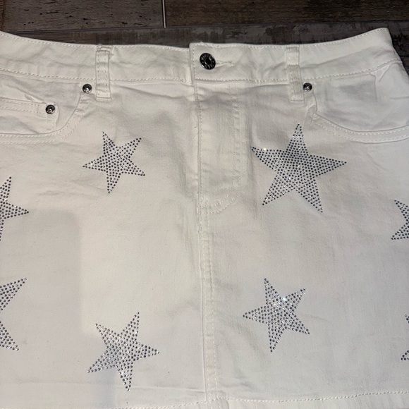 White Star  Mini Skirt - Women's Medium NWT - Picture 2 of 6